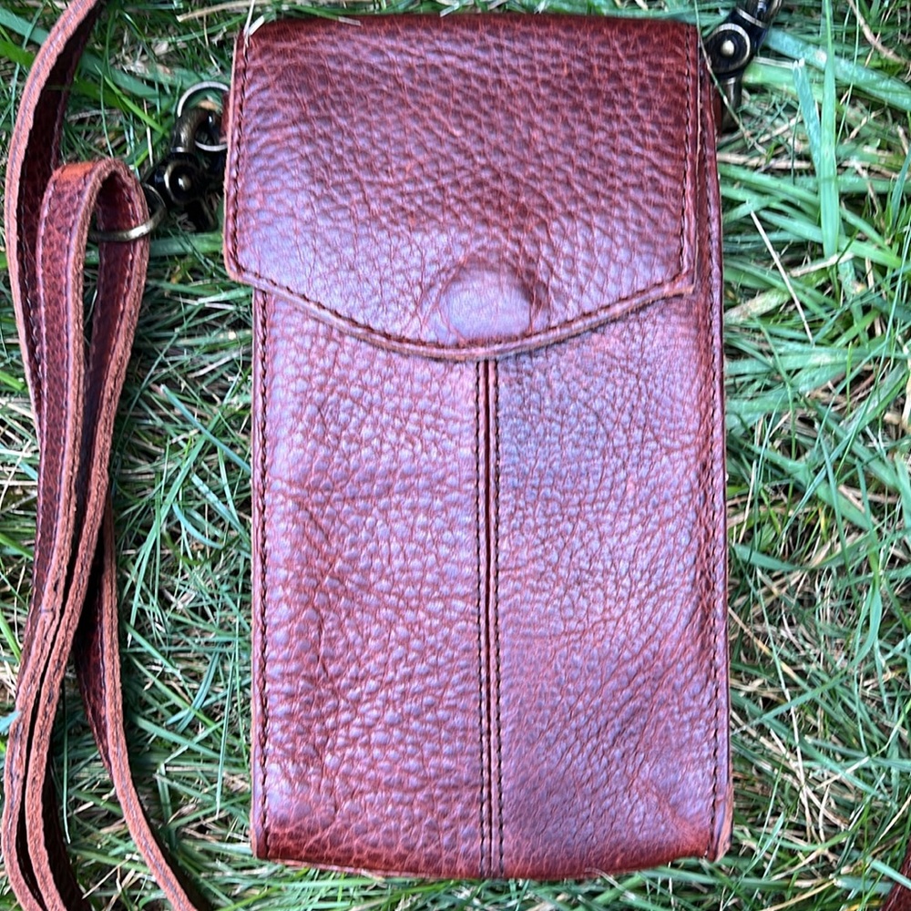 Duluth Trading Co. Lifetime Leather Crossbody Phone Case
